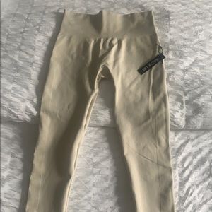 Set active leggings in oat milk